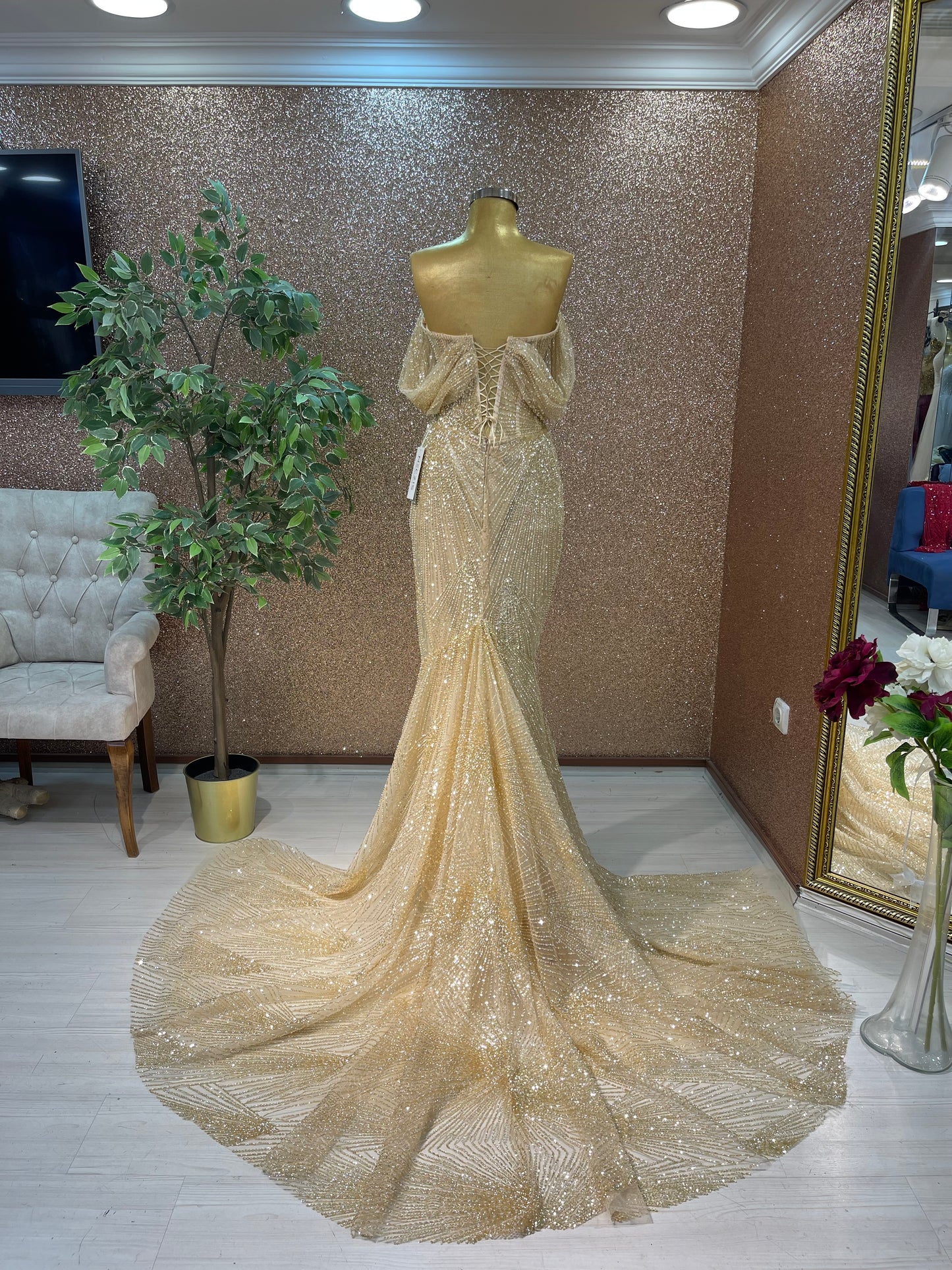 ✨ Gold Mermaid Evening Dress