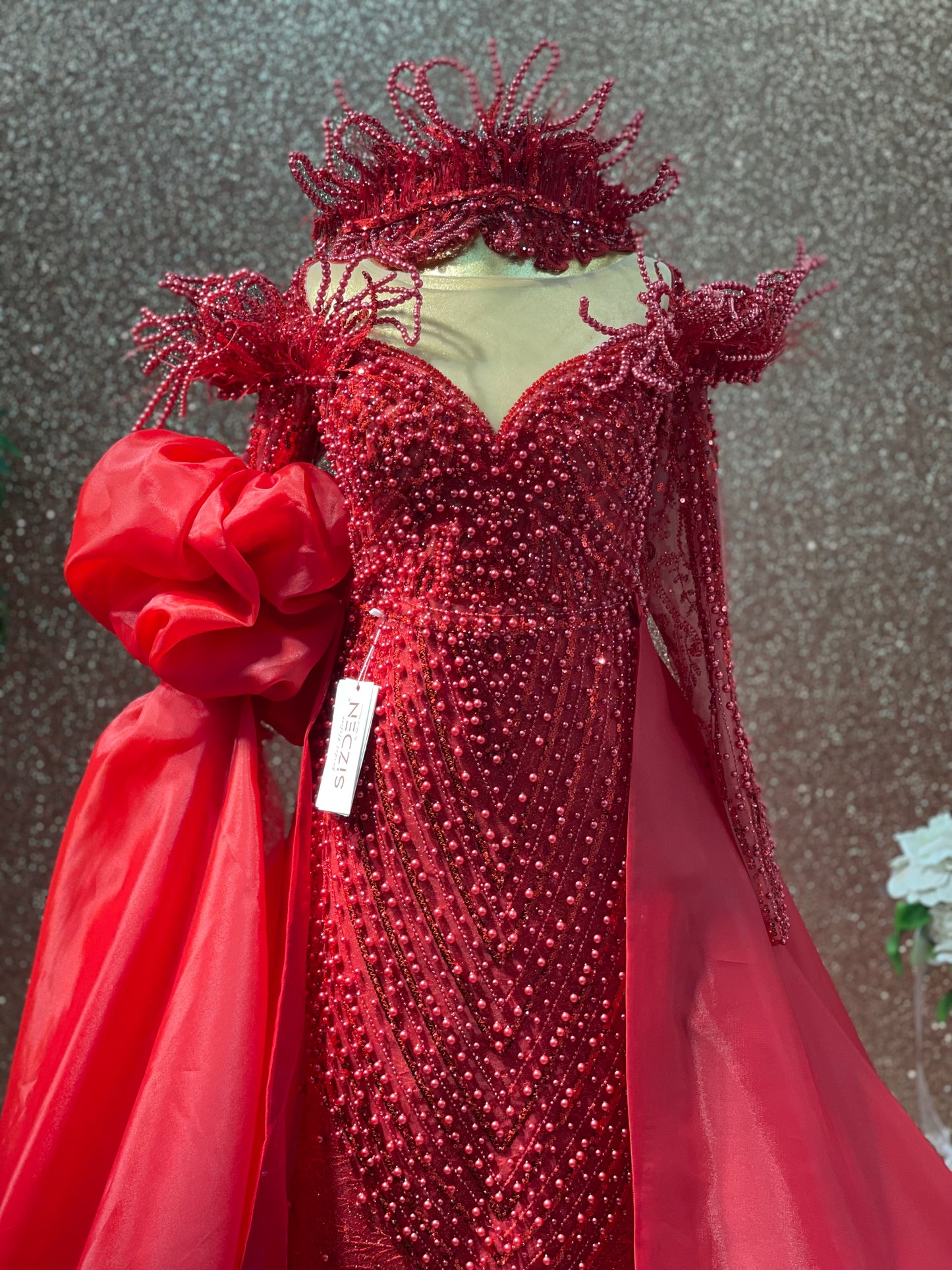 Red Mermaid Evening Dress with Pearl Details & Detachable Train – Classic Glamour Reimagined