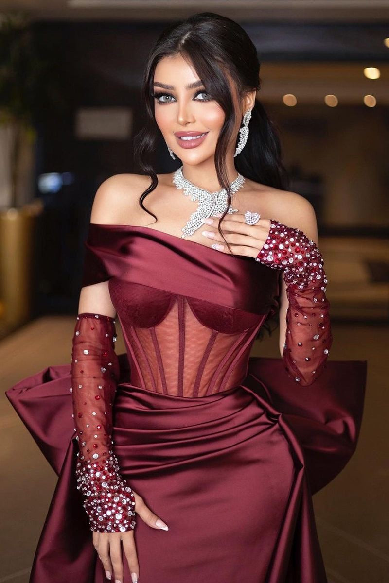 🍷 Burgundy Satin Evening Dress with Sleeve Details – Timeless Romance 🍷