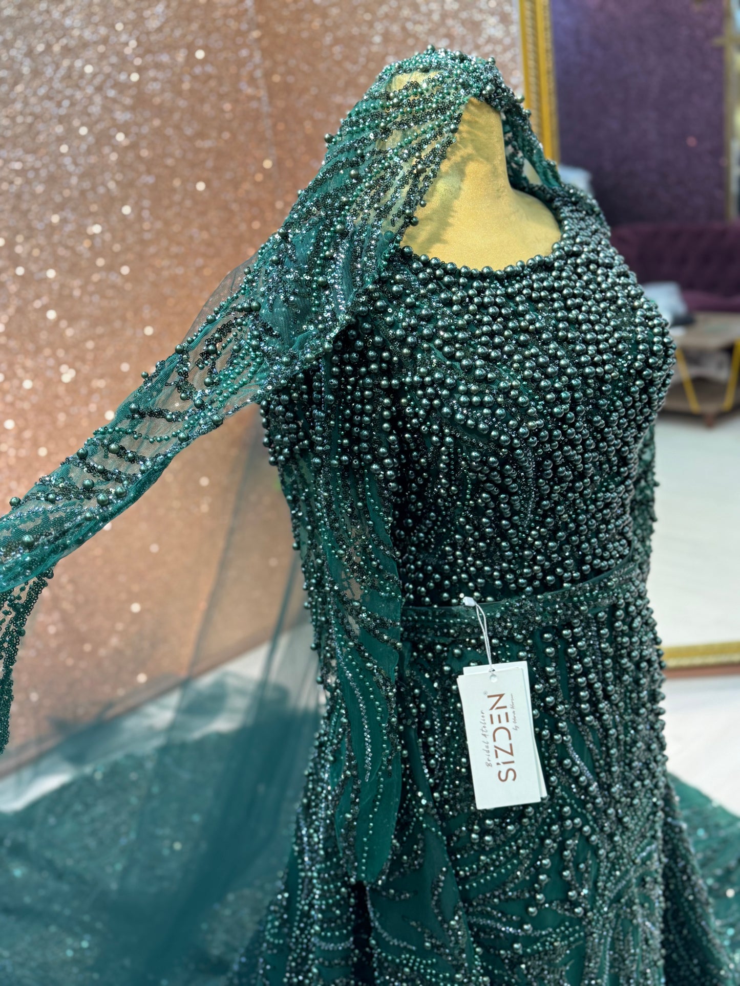 ✨ Emerald Green Lace Fitted Gown with Pearl Details ✨