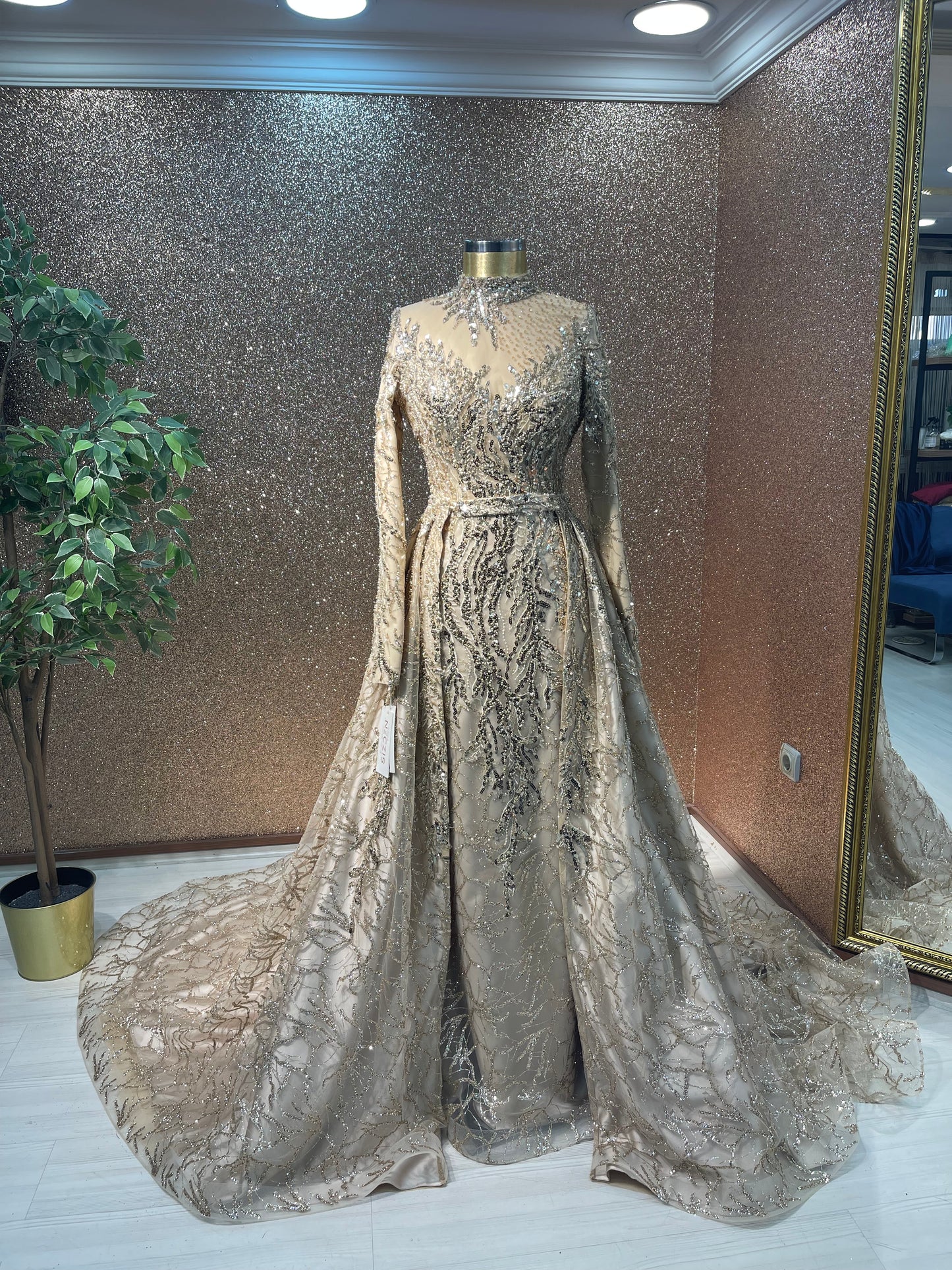 Shimmering Gold Mermaid Evening Dress for Hijab Style with Removable Train